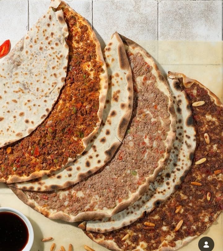 منقوشة لحمة